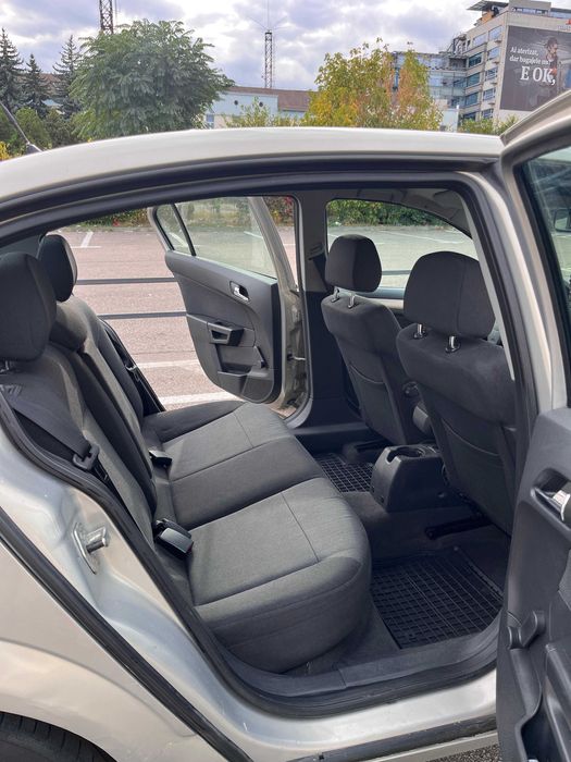 Opel Astra H sedan 2008 1.6 benzina UNIC PROPRIETAR