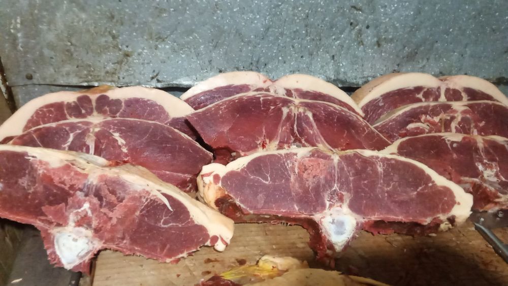 Продается мясо конина пол туши,1/4,целиком