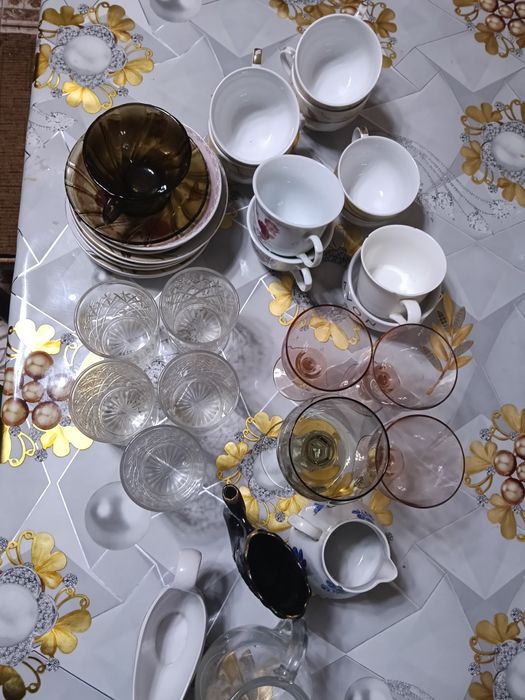 Продам посуду  в хорошем состоянии