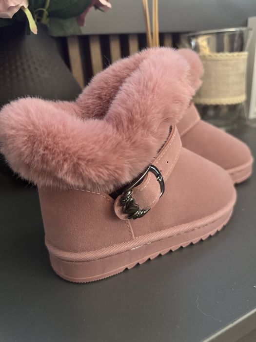 Детски апрески в розово с пух