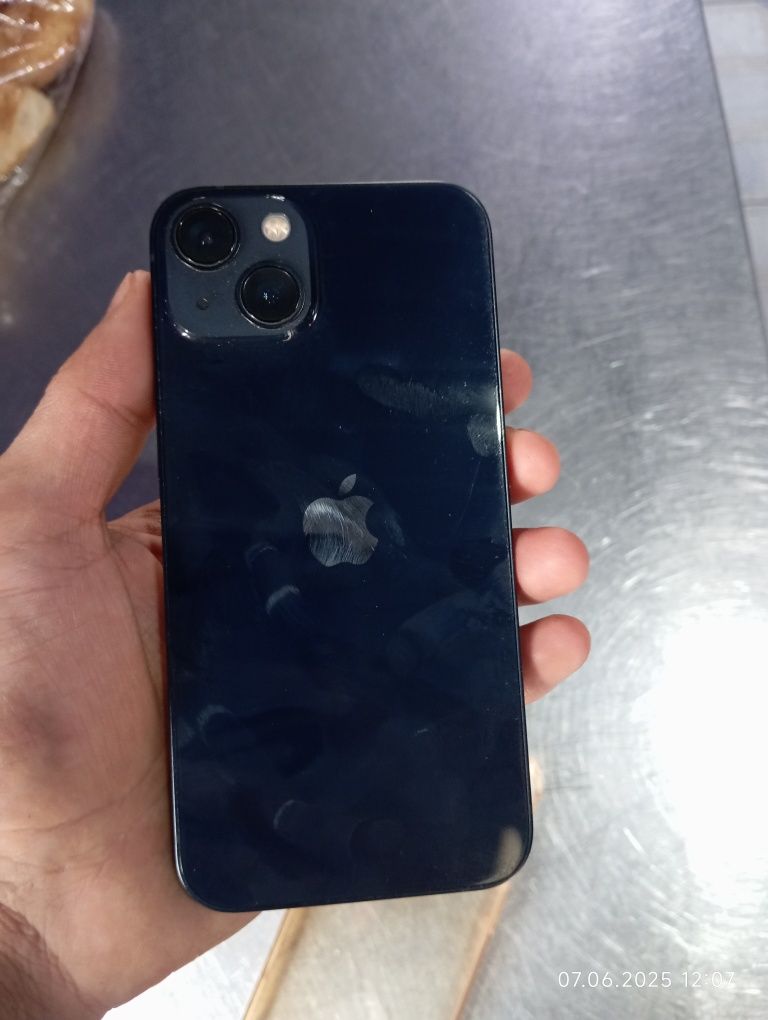 Iphone 13 акб 88%