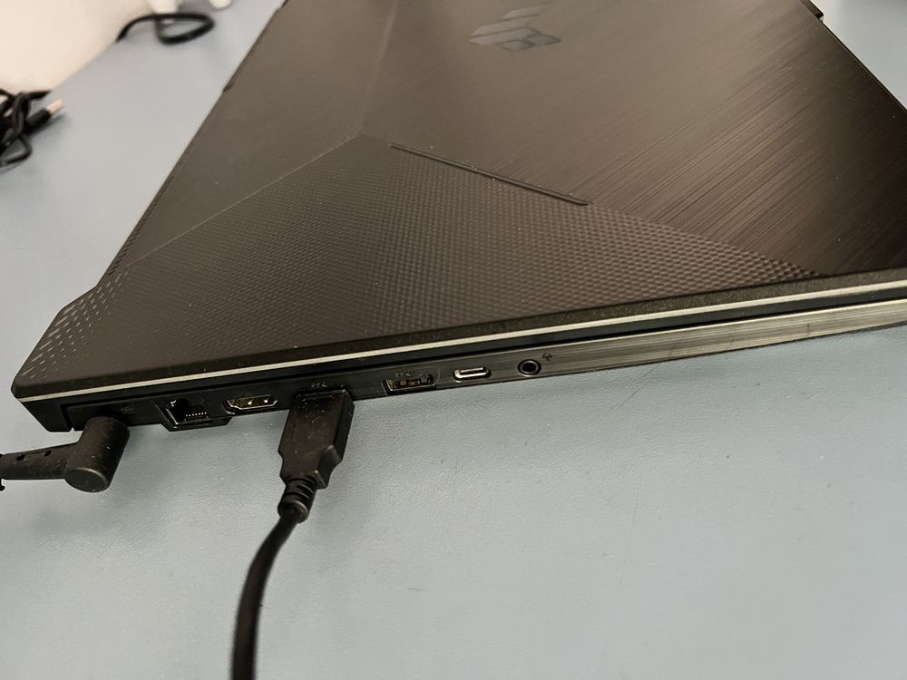 Laptop Asus TUF Gaming A17 FA706n