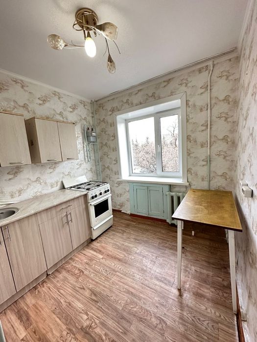 Продам 1 ком Центр 3 этаж кирпич