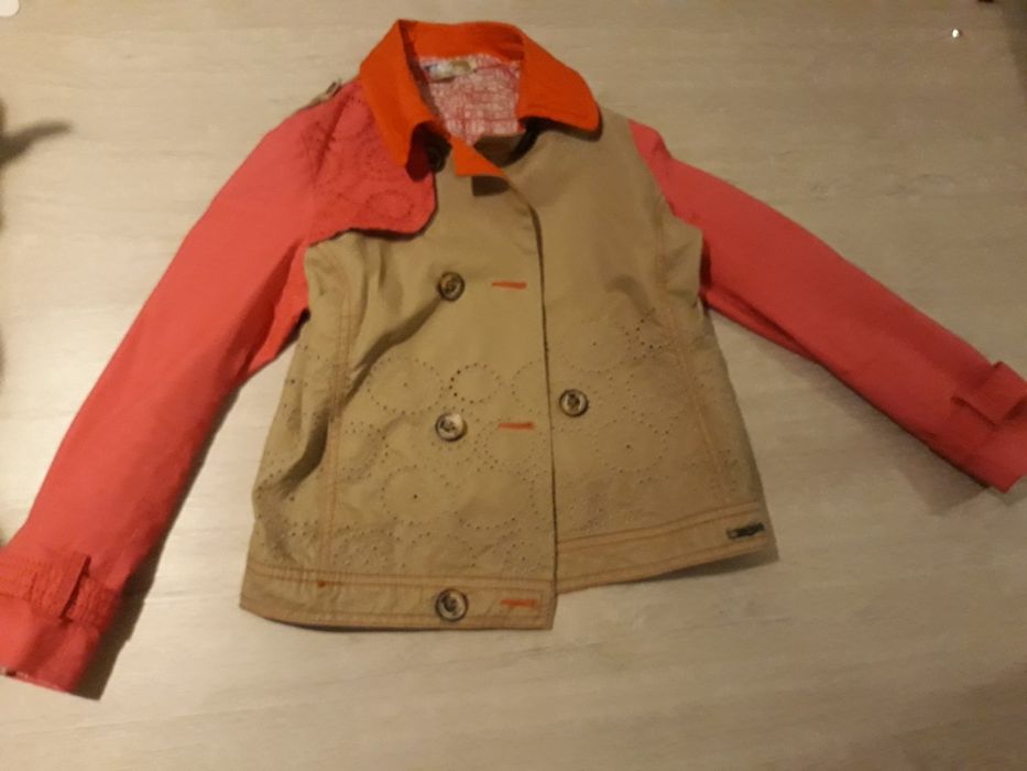 Geaca Desigual, marimea 40. Stare foarte buna.