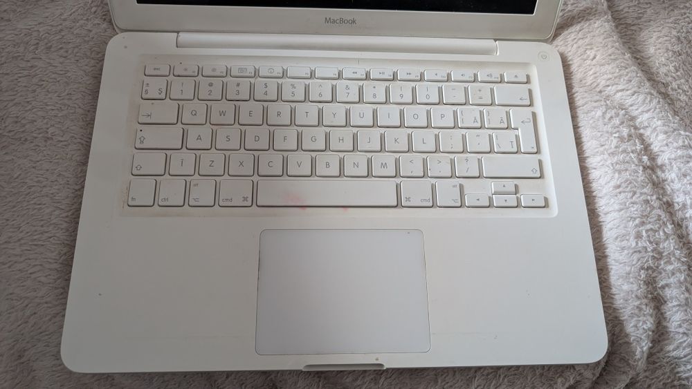 Macbook white A13142 Mid2010
