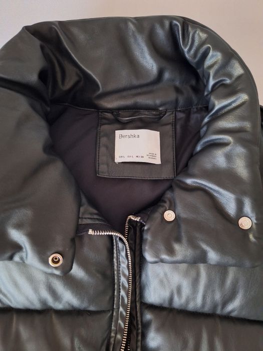Черен кожен елек Bershka