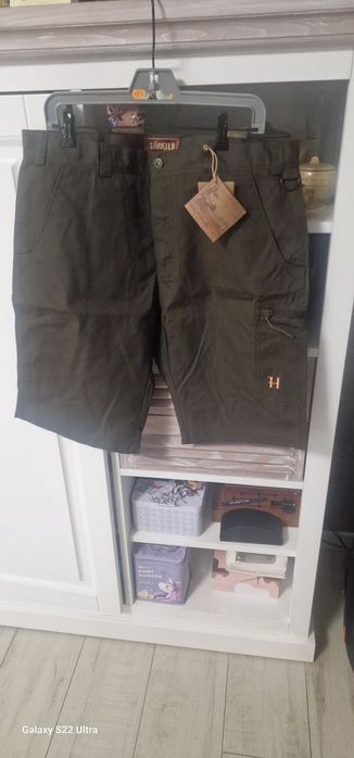 Pantaloni harkila