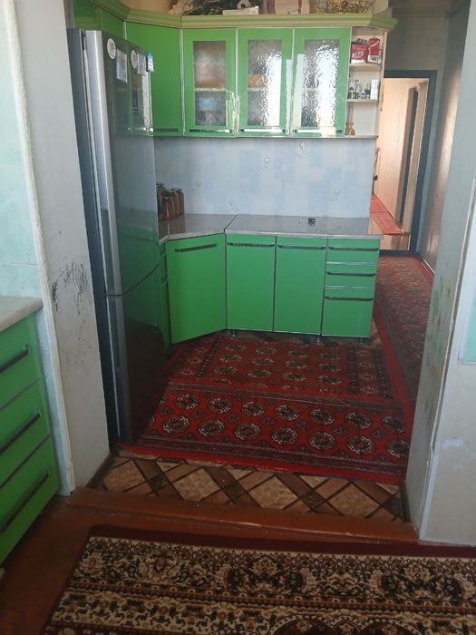 4/3/4    80kvm  Hiva yo'l brollerda uy sotiladi