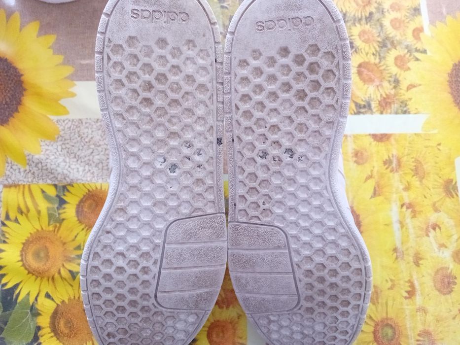 Адидас кожен 45 номер-Индонезия