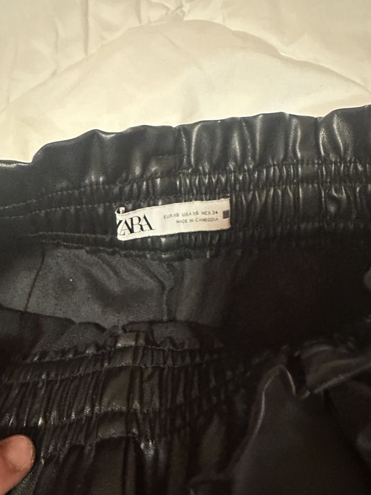 Къси панталонки на ZARA