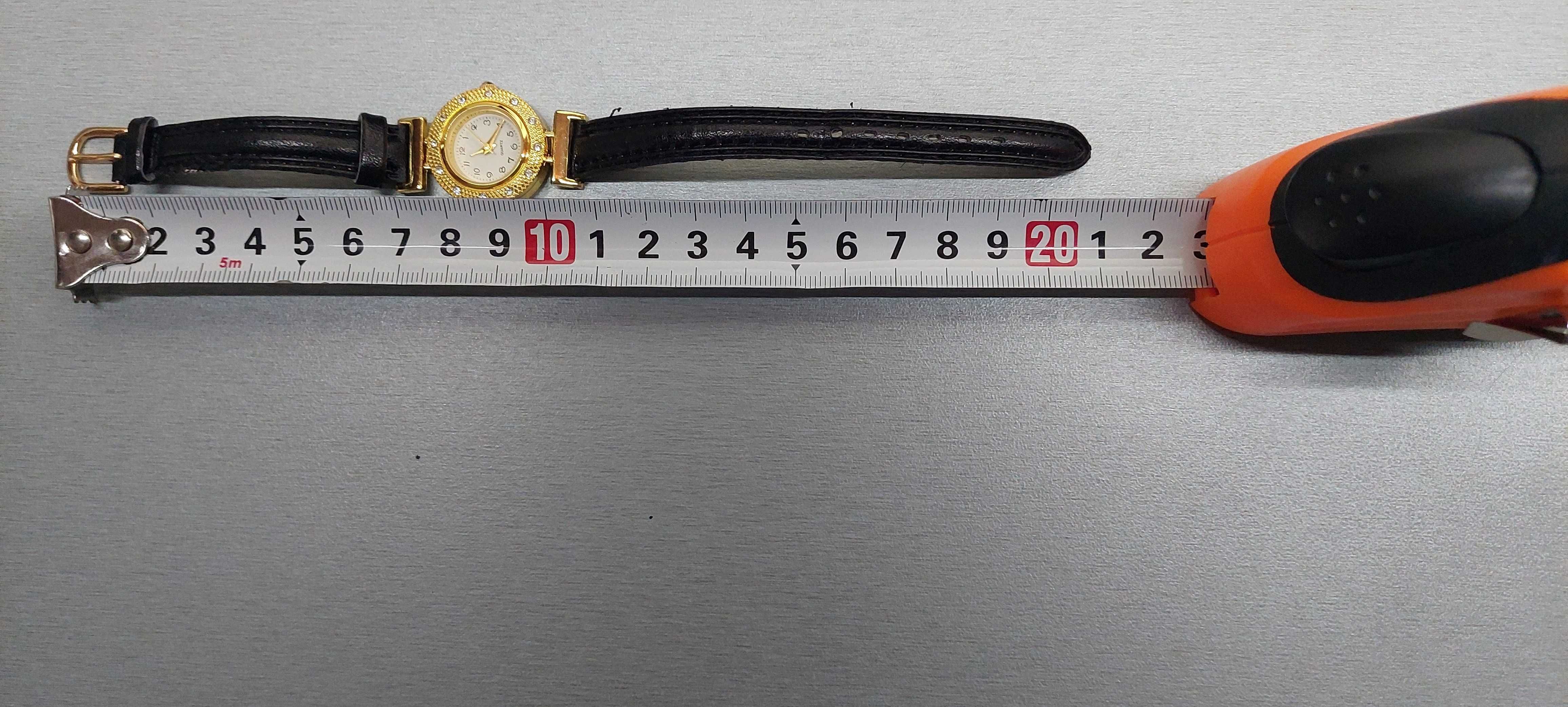 Винтидж кварцов часовник с 4 сменяеми каишки