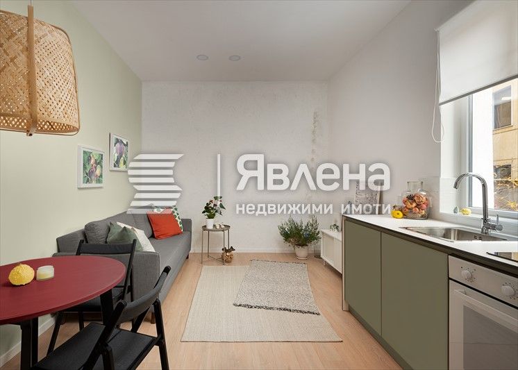 Имот в топ център с дългосрочен наемател и добра възвръщаемост