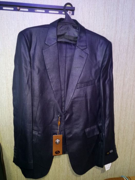 Продам костюм класика