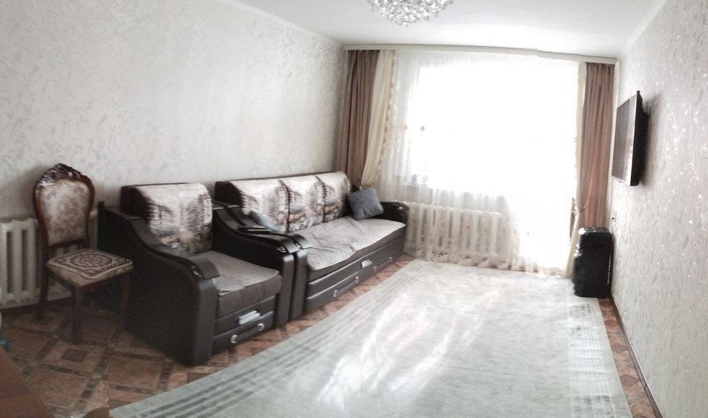 Продам диван с креслом  в хорошем состоянии