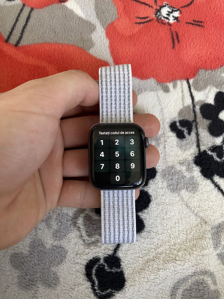 Apple Watch seria 4, 44 mm