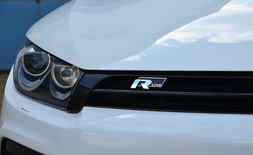 Emblema metalica grila radiator - Volkswagen R Line