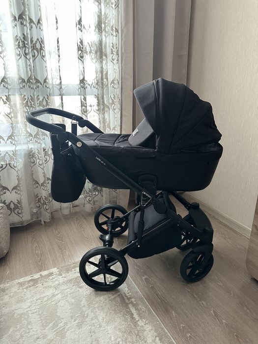 Продам коляску Adamex Lumi Air 2в1
