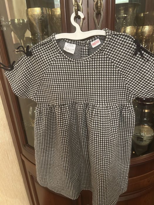 Продам платье Zara на 5 лет
