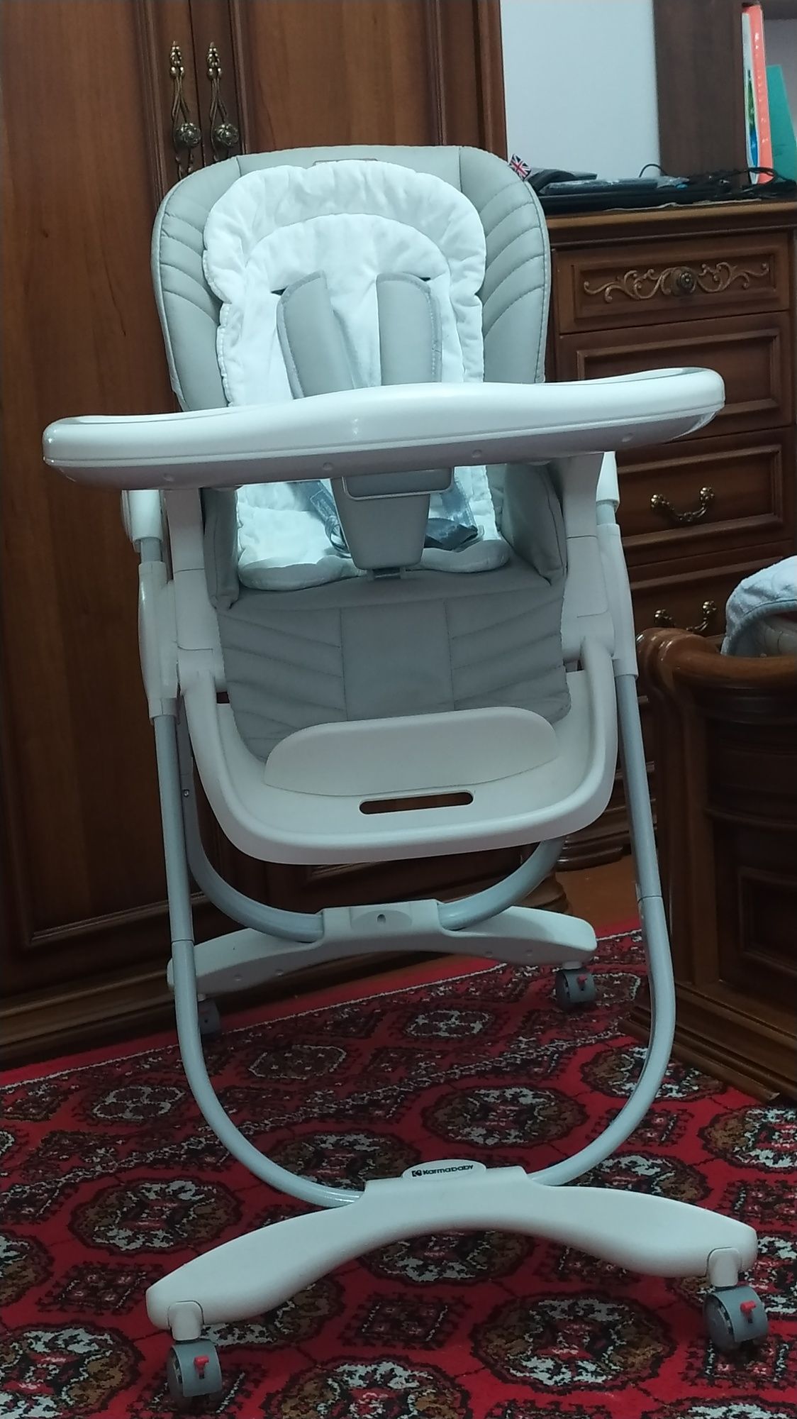 Стульчик для кормления. Состояние отличное. Karmababy