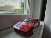 Hotwheels Ferrari 288 gto 1/18