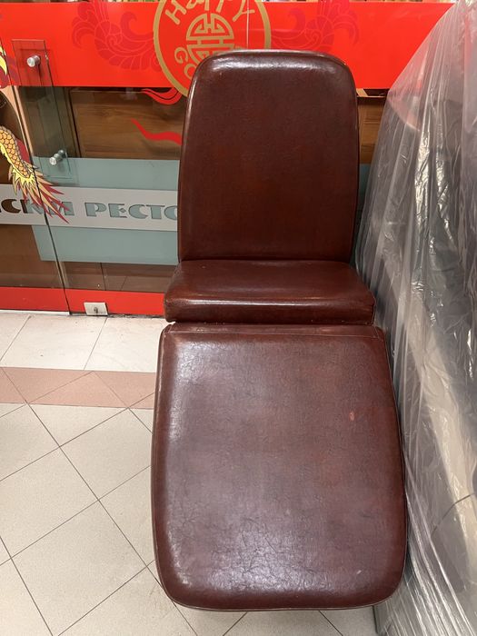 Стол за педикюр , медицински педикюр