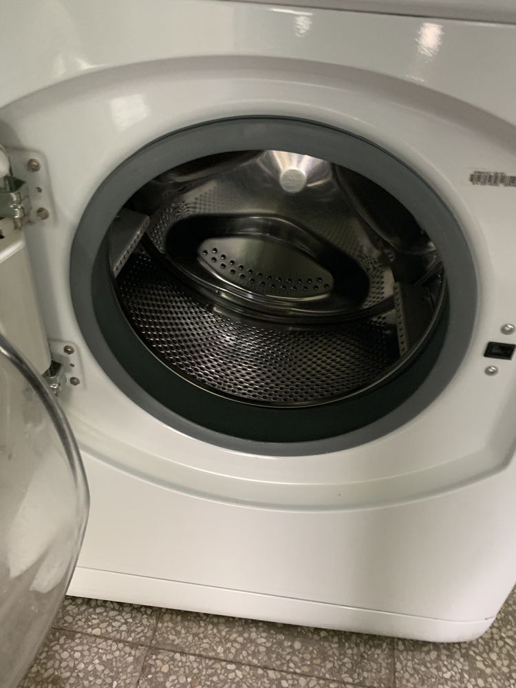 Пералня Hotpoint ARISTON
