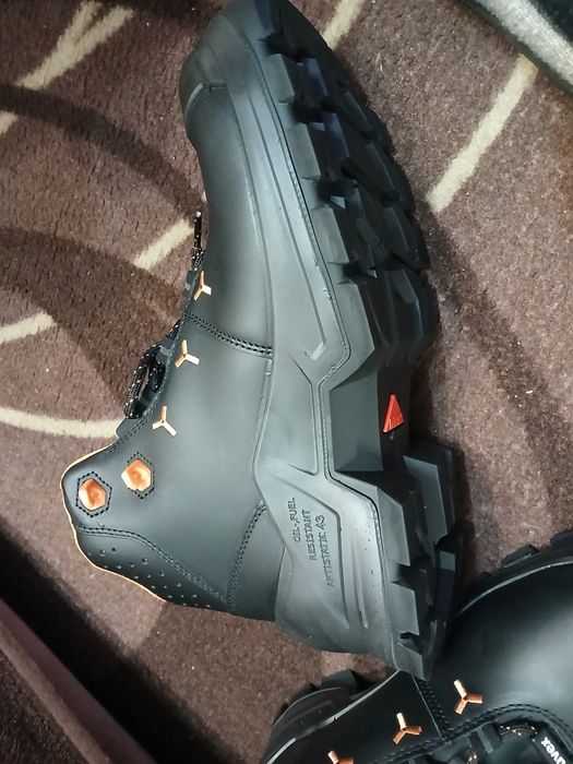 Работни обувки UVEX