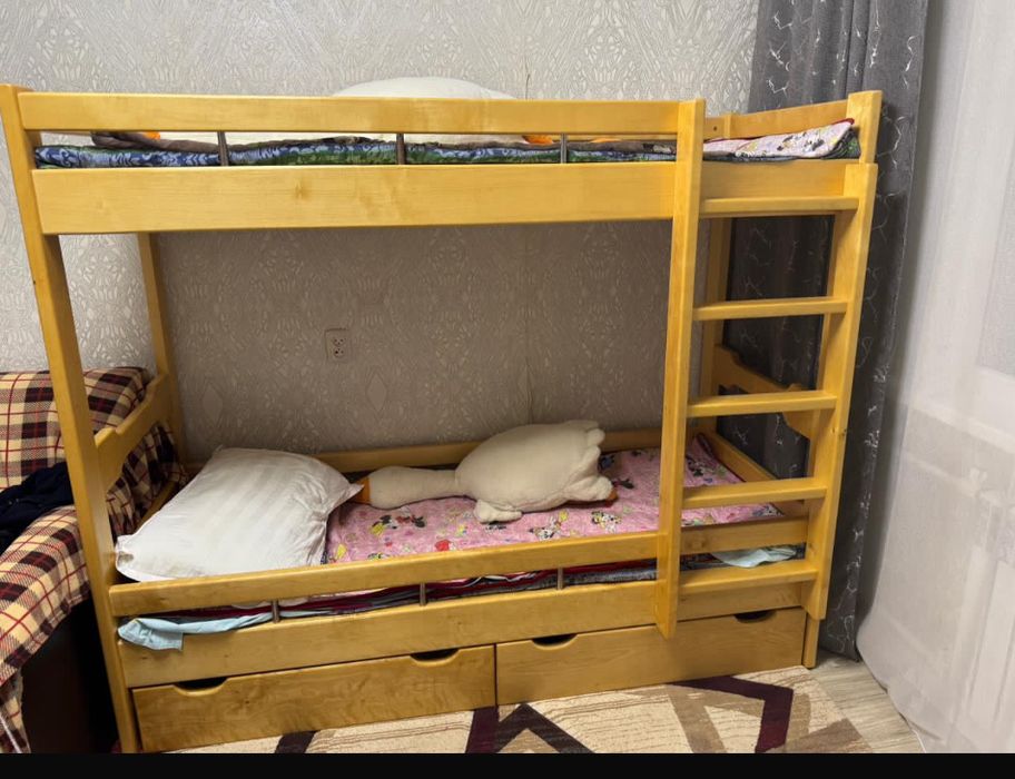 Прродам детскую кровать 2х ярусную