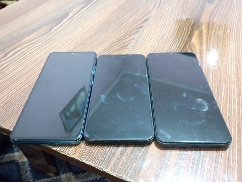 Redmi Samsung telefonlari sotiladi