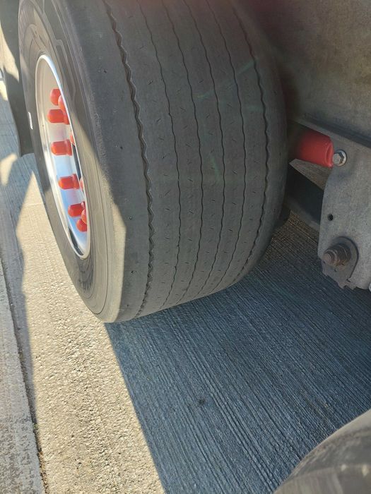 Cap tractor plus semiremorca