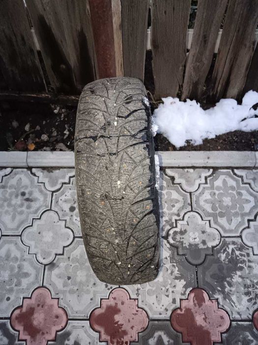Продам 4 зимних баллона