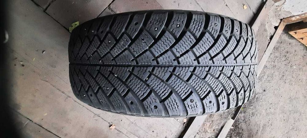 Продам зимнюю шину BF Goodrich 205/60/16