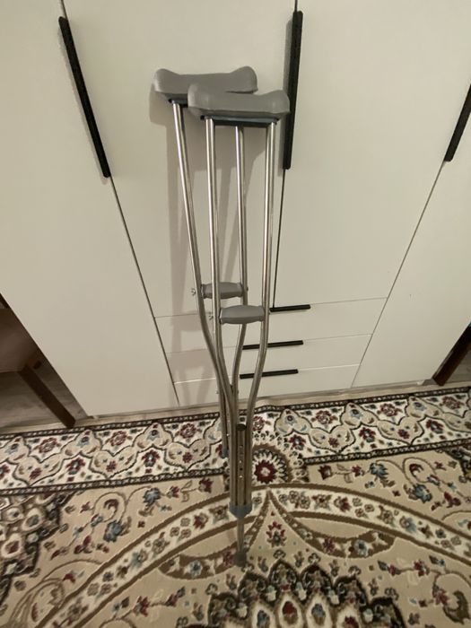 Продам костыли  хорошем  состоянии