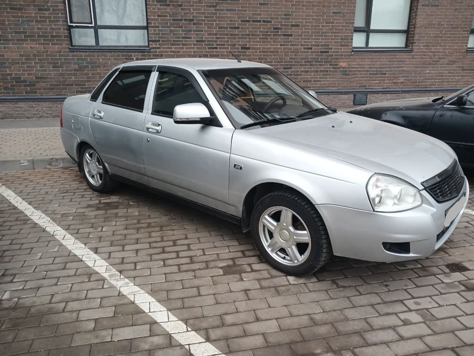 Продам машину Лада приора 2013