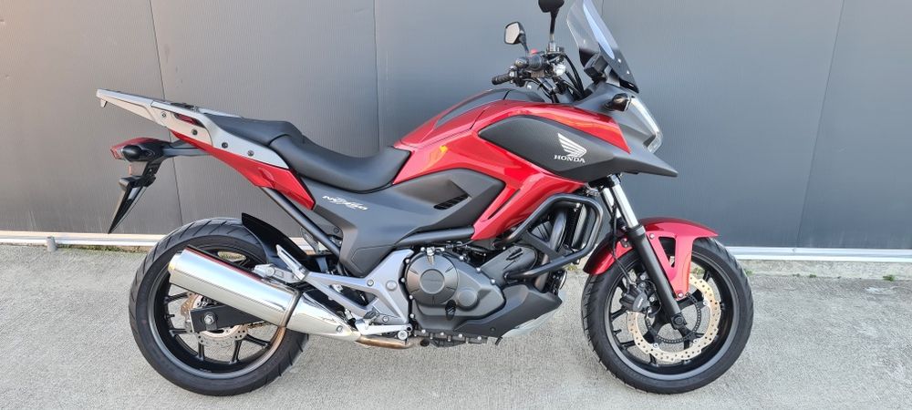 Honda NC750XA + ABS + Topcase + extra
An fabricație 2014