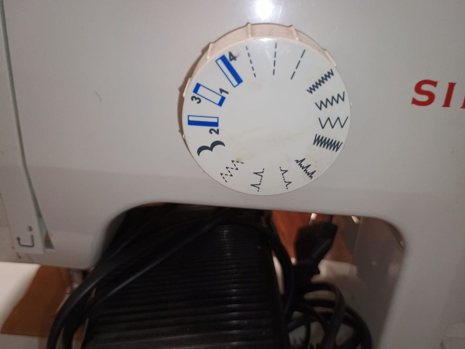 Mașină de cusut SINGER