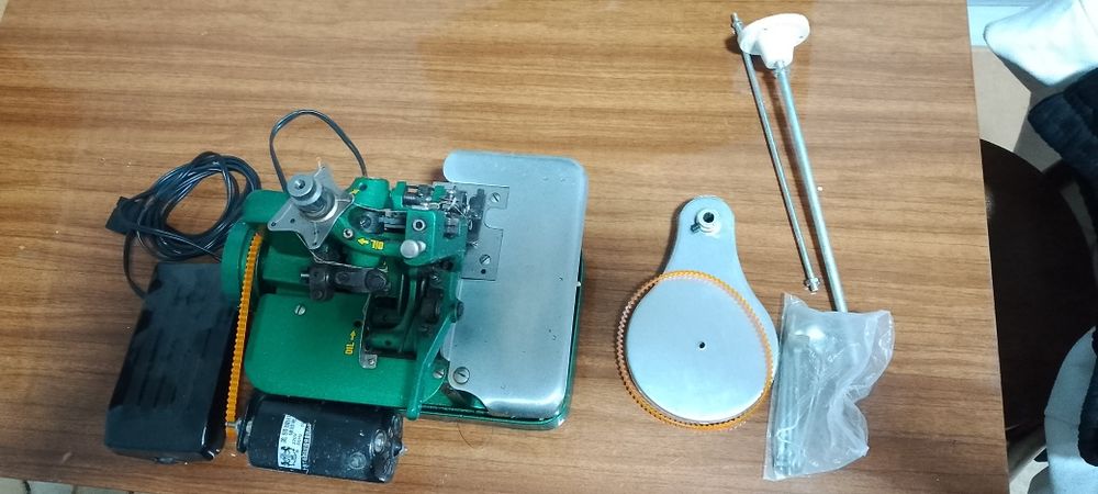 Продам Оверлок!!