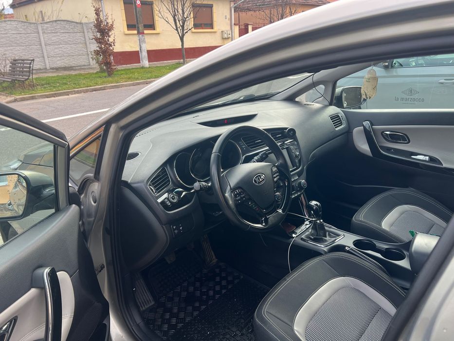 Kia Ceed 2015 • 1.6 Benzină  • 151k km • Stare foarte buna