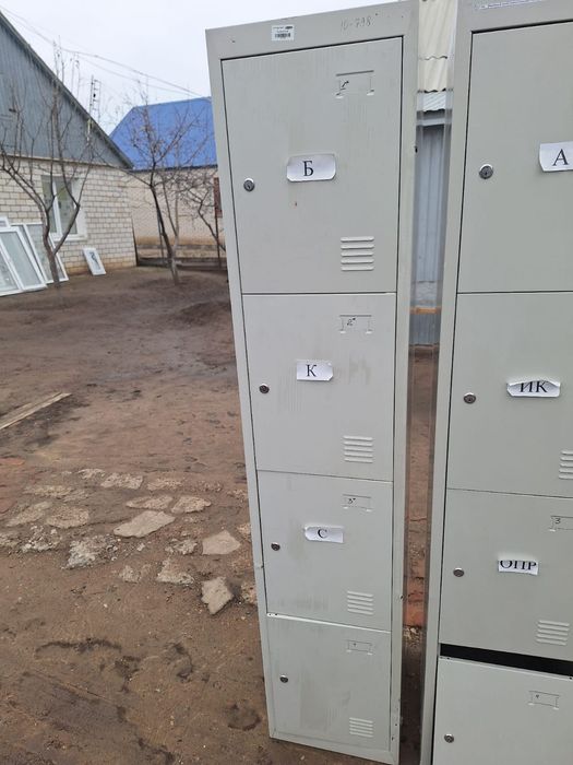 Продам железные шкафчики и локеры