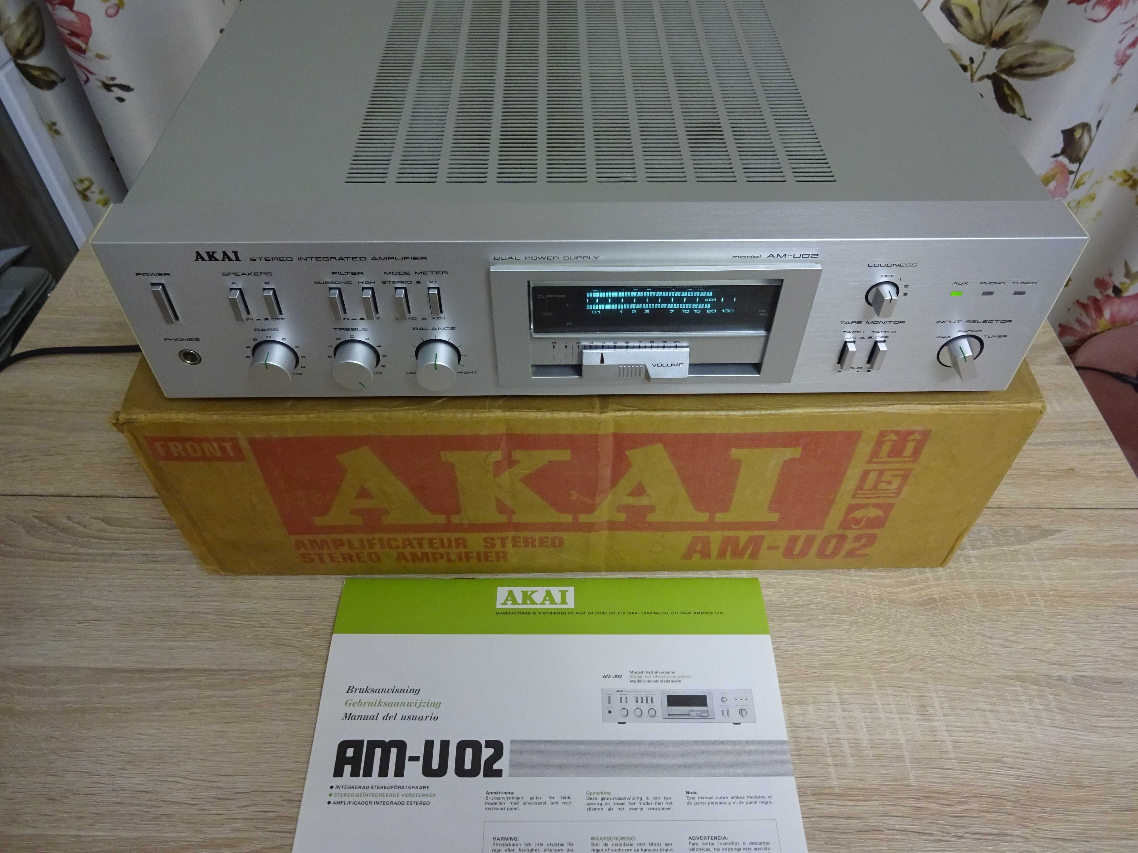 Amplificator Akai AM-U02