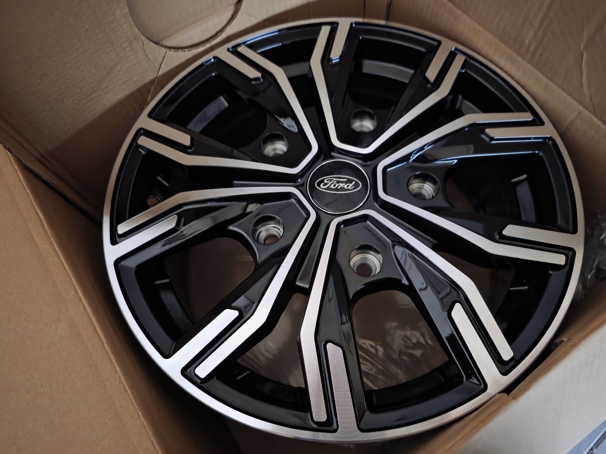 Jante de aliaj pentru Ford tranzit pe 16 marca rc wheels  model 640
