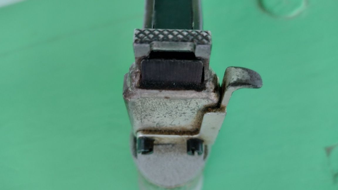 Capsator pneumatic Senco