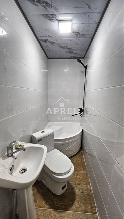 2 xonali kvartira sotiladi