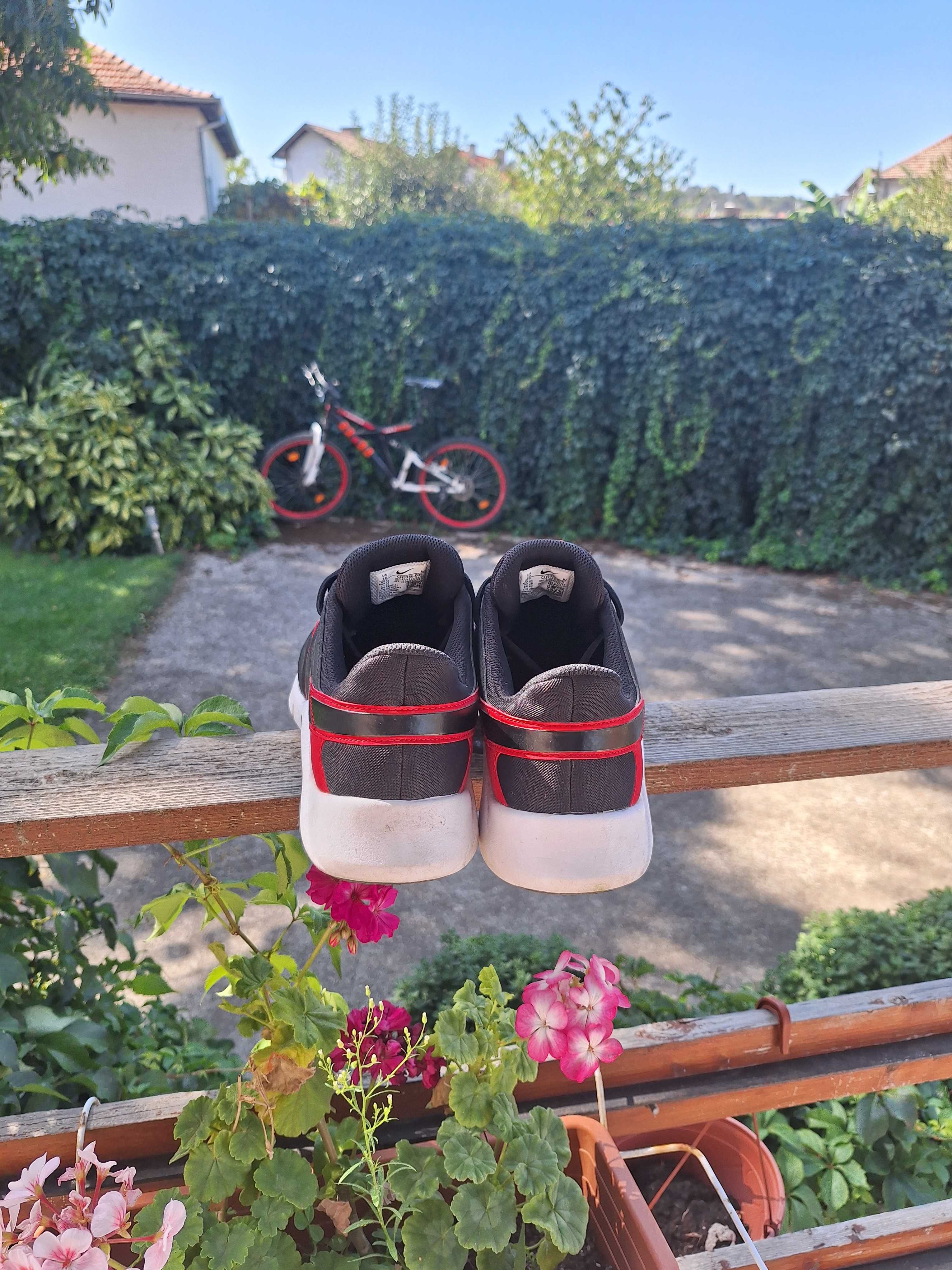 Маратонки Nike чисто нови
