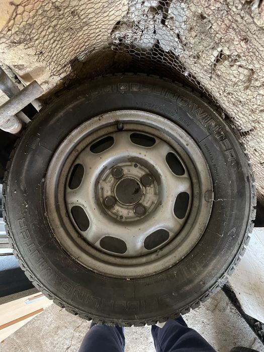 4 броя железни джанти VW със зимни гуми 175/70/R13