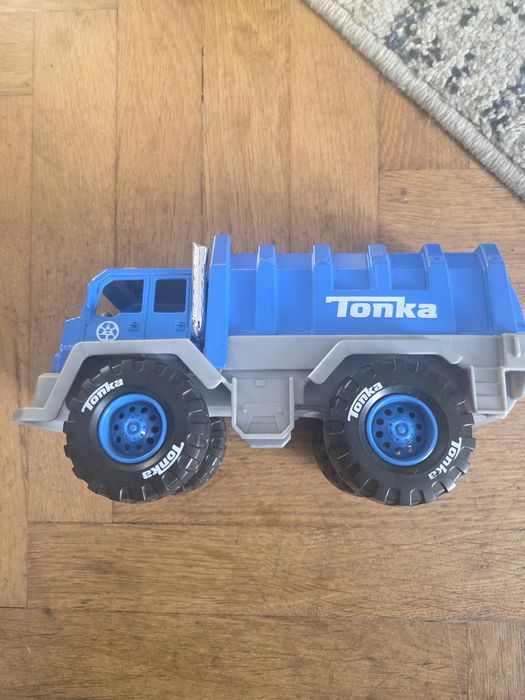 Camion Tonka albastru