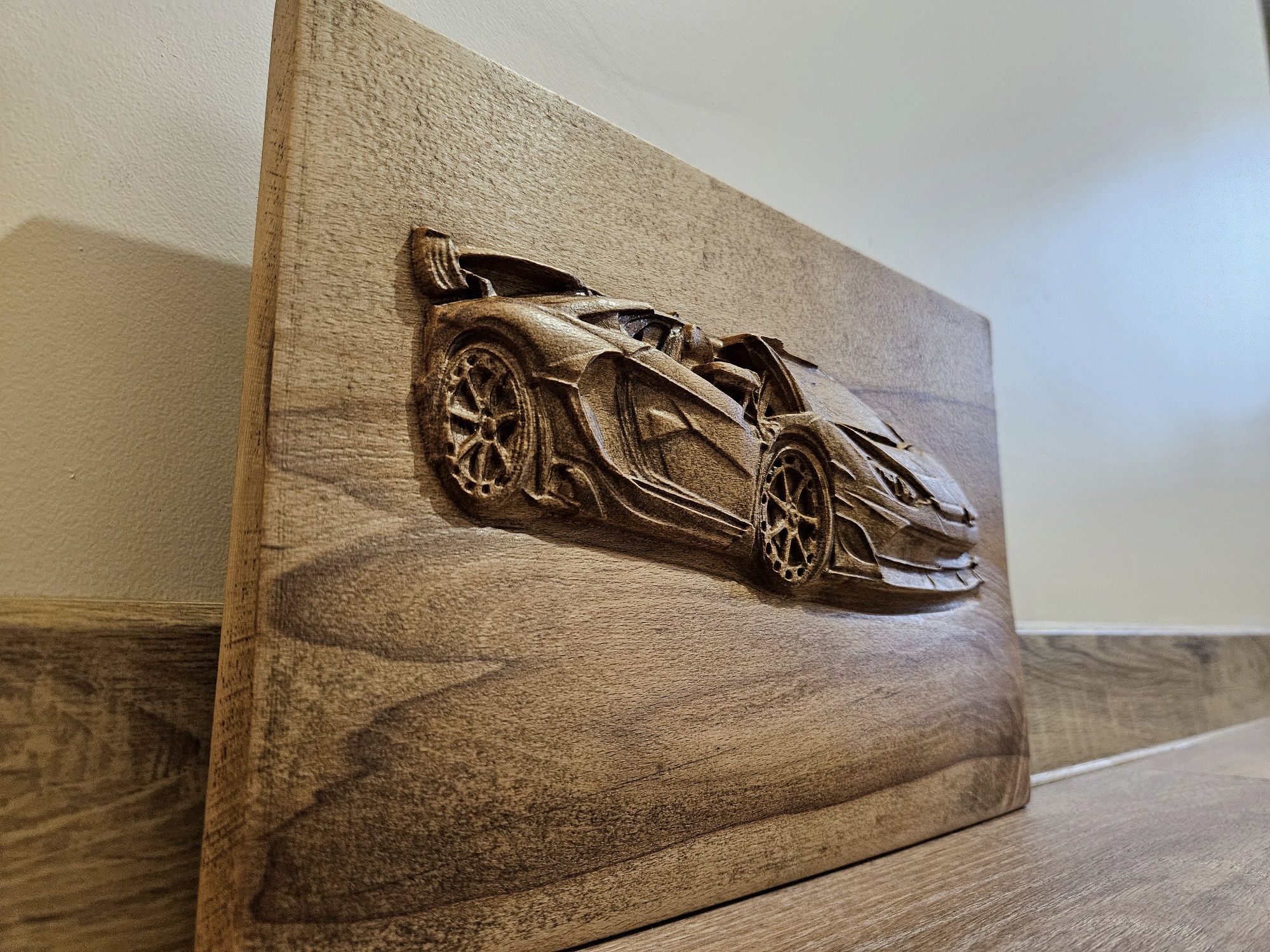 Дърворезба:Лукс, мощ и изкуство в едно – Lamborghini Roadster