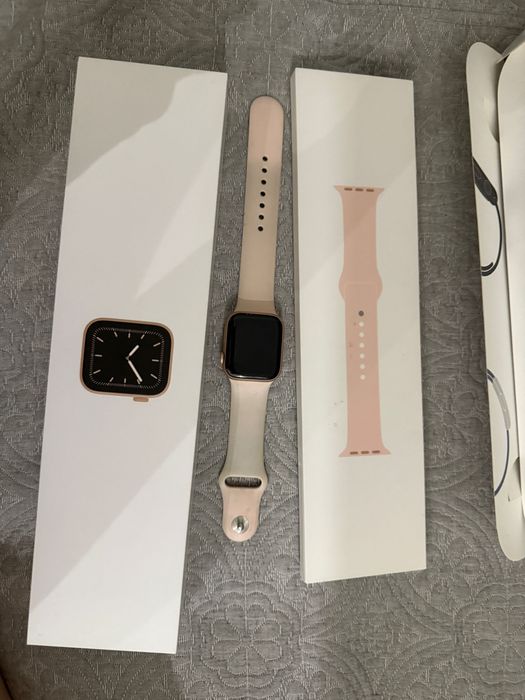 Часы Apple Watch SE 40mm