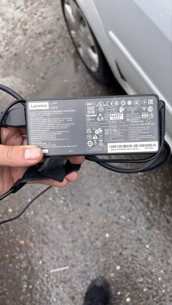 Vand , incarcator lenovo 135 w