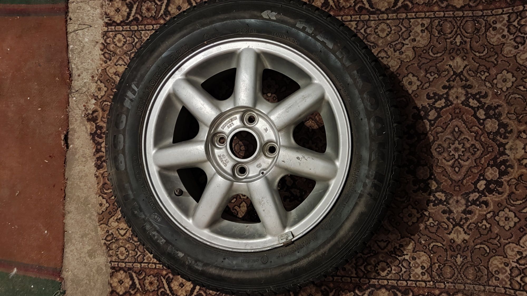 Продам литой диск R14 с резиной